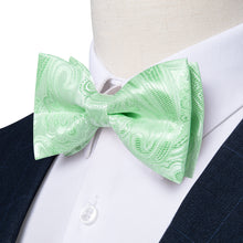 Tender Green Floral Silk Men's Pre-Bowtie Pocket Square Cufflinks Set